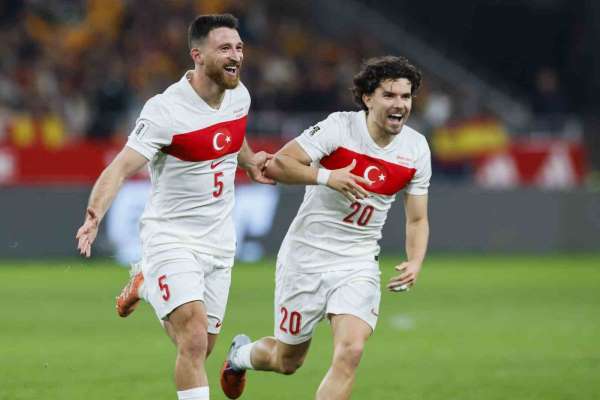 Salih Özcan'ın milli takımdaki ilk gol sevinci