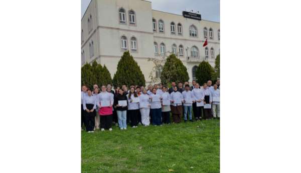 Üniversiteli aşçıların balık temalı yarışması nefes kesti