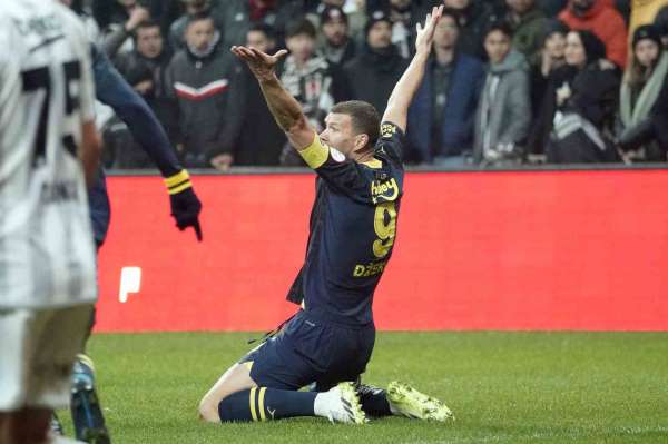 Edin Dzeko'dan Fenerbahçe'ye kötü haber