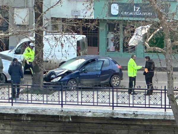 Kastamonu'da buzlanma kazaları beraberinde getirdi: 3 yaralı