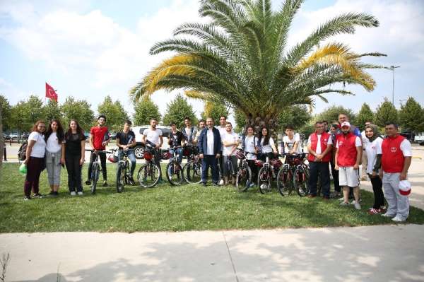 Bakan Kasapoğlu'dan İstanbul'da bisiklet turu 
