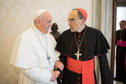 Çocuk tacizini gizlemekten mahkum olan Fransız Kardinal, Papa ile görüştü 