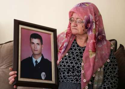 (Özel) İntihar eden teröristin şehit ettiği polisin annesi konuştu 