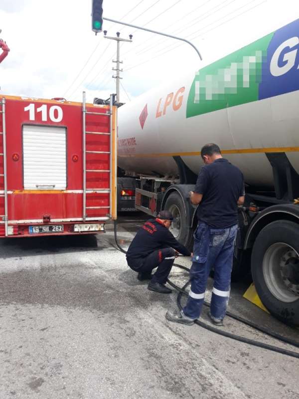 Seyir halindeki LPG tankeri alev aldı 