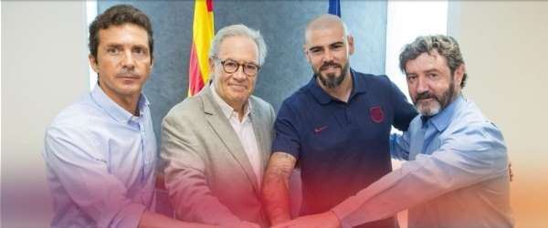 Victor Valdes yeniden Barcelona'da 