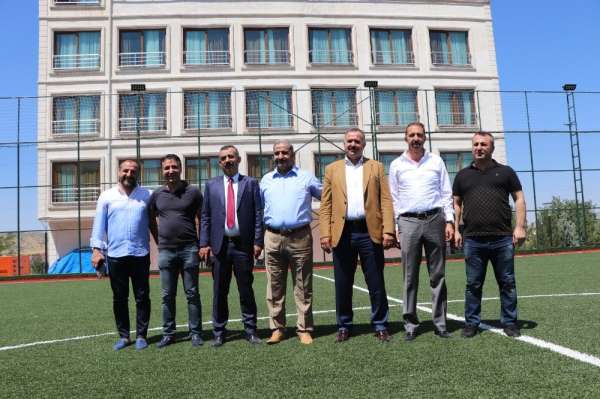 Siirt'te 5 milyon 320 bin liraya yapılan spor kompleksi hizmete girdi 