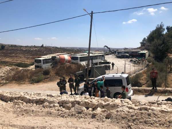İsrail ordusu, Filistinlilerin 4 oto servisini yıktı 