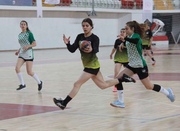 Hentbol Türkiye Şampiyonası Sivas'ta başladı 
