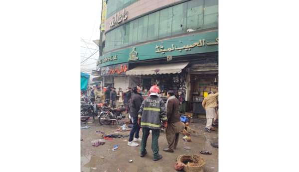 Pakistan'da çarşıda bombalı saldırı: 3 ölü, 22 yaralı