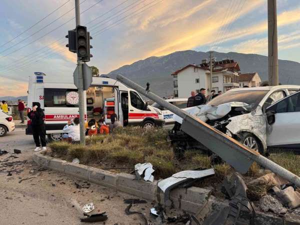 Fethiye'de trafik kazası: 2'si çocuk, 6 yaralı