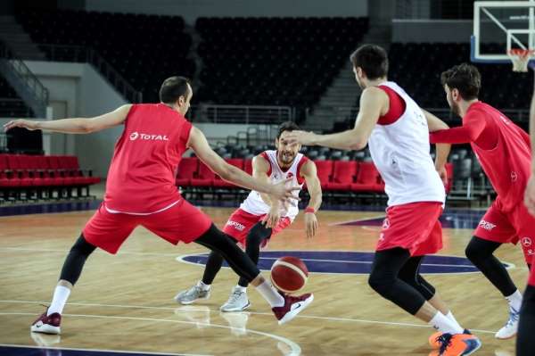 Milliler'in rakibi Hollanda 