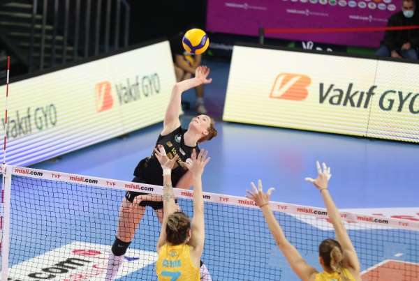 Lider VakıfBank'tan 28. galibiyet