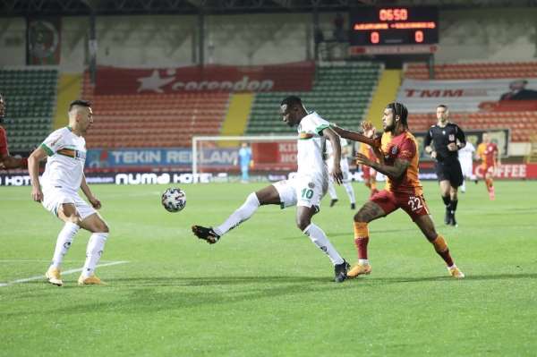 Süper Lig: Aytemiz Alanyaspor: 0 - Galatasaray: 1 (İlk yarı)