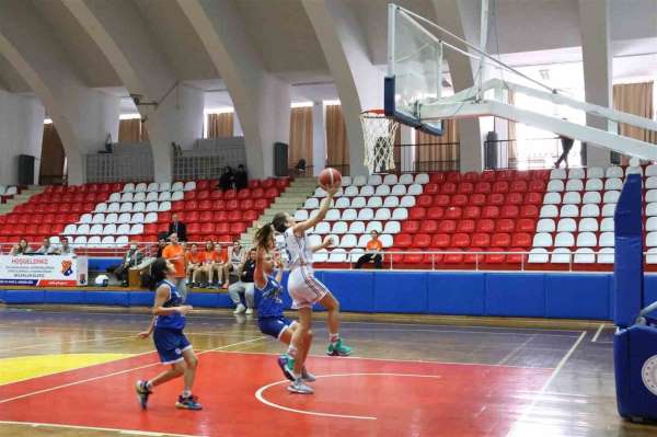 Aydın'da U16 Kızlar Basketbol Şampiyonası başladı