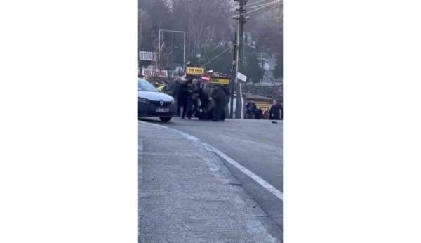 Trafikte tekme tokat yol verme kavgası