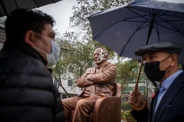 Başkan Soyer, Bekir Coşkun heykeline saldırıyı kınadı 