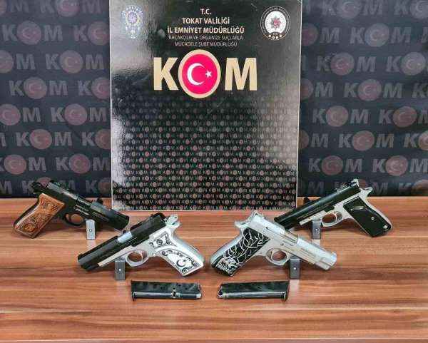 Otomobil stepnesinde tabanca ele geçirildi