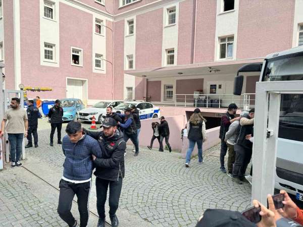İzmir'de nevruzda 'terör propagandası' yapan şüphelilerden 6'sı tutuklandı