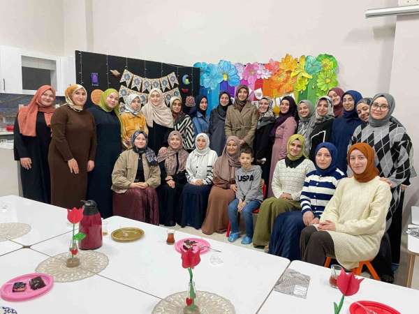 Üniversiteli gençler, Kütahya Dr. Osman Konur 4-6 Yaş Kur'an Kursu'nda iftarda buluştu