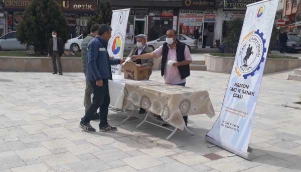 Merzifon TSO'dan vatandaşa maske 