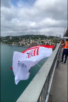 Şampiyon Samsunspor bayrakları İstanbul Boğazı'nda dalgalanıyor!