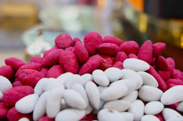 Türkiye'de sadece Elazığ'da üretiliyor: Vişneli badem şekerine ilgi büyük