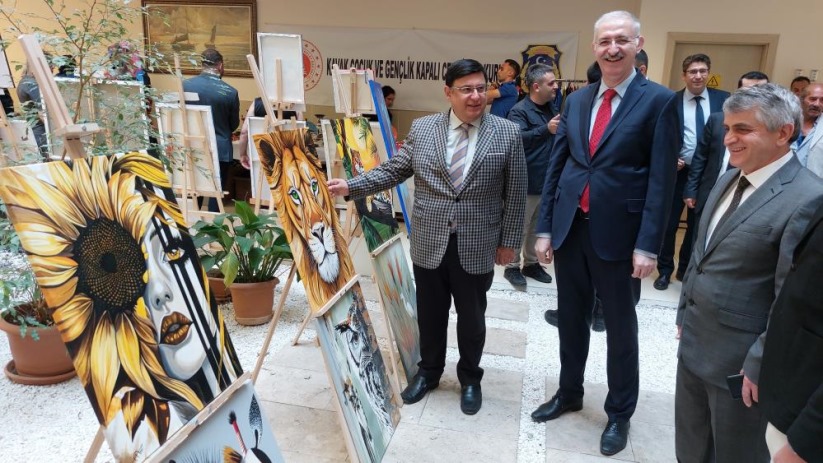 Samsun'da adliye koridorunda el sanatları sergisi