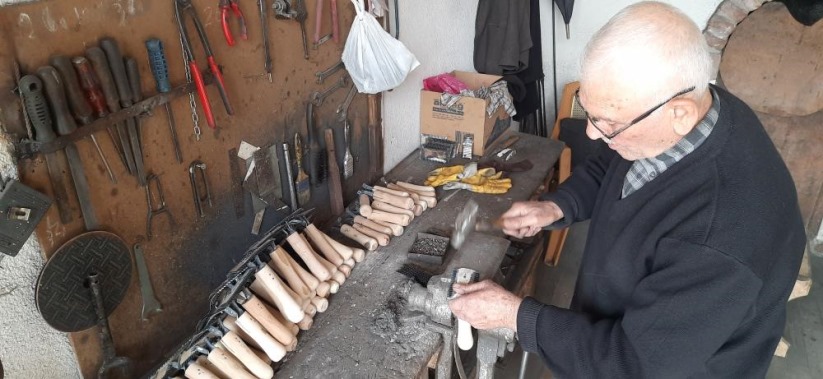 Dile kolay... Samsun'da 70 yıldır 'hayvan tarağı' imalatı yapıyor