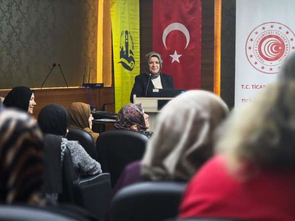 Bayburt'ta kadınlara kooperatifçilik eğitimi verildi