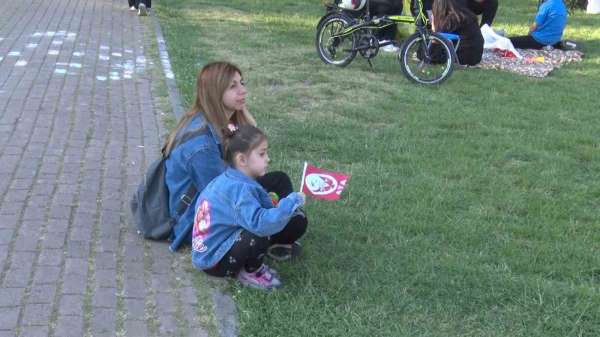 Kağıthane'de gençler 19 Mayıs Atatürk'ü Anma Gençlik ve Spor Bayramı'nı konserle kutladı