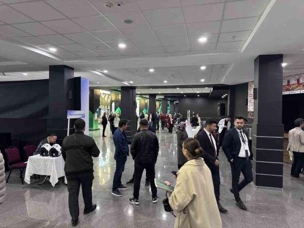 Kayseri'de bin 500 işsiz işverenle buluştu