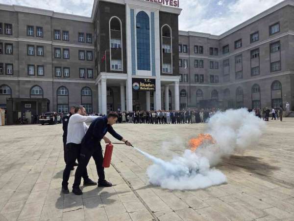 Samsun'da belediye binasında yangın tatbikatı