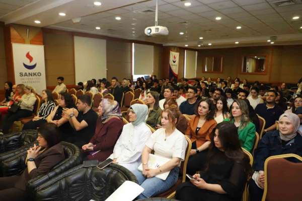 SANKO Üniversitesi'nde 'geçmişten günümüze hemşirelikte değerler sempozyumu' düzenlendi