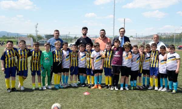 Tavşanlı'da 19 Mayıs futbol turnuvası gerçekleşti