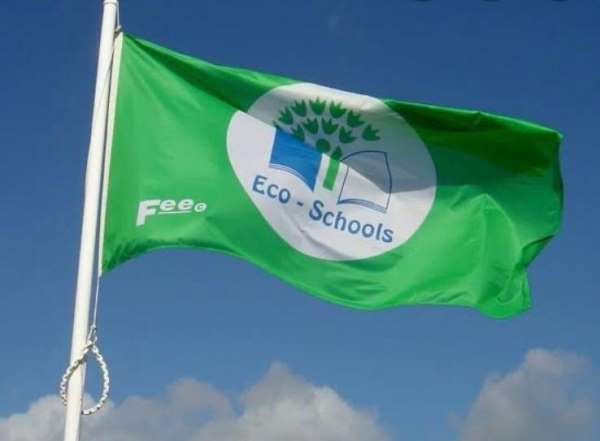 MER Koleji şimdi de 'Yeşil Bayrak' sahibi olmaya hak kazandı 