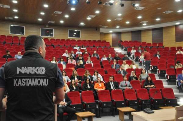 Üniversite personeline 'En İyi Narkotik Polisi Anne' eğitimi