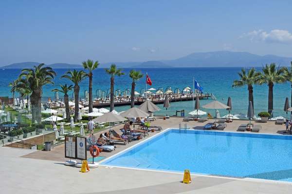 Ünlü tatil merkezi Çeşme'de bayram rezervasyonları yüzde 70'i aştı