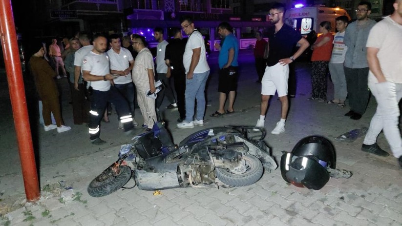 Samsun'da motosiklet ile hafif ticari araç çarpıştı: 2 yaralı