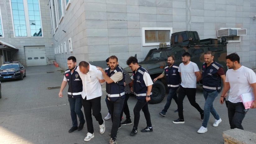 Samsun merkezli 8 ilde sahte alkol operasyonunda 4 kişi adliyeye sevk edildi