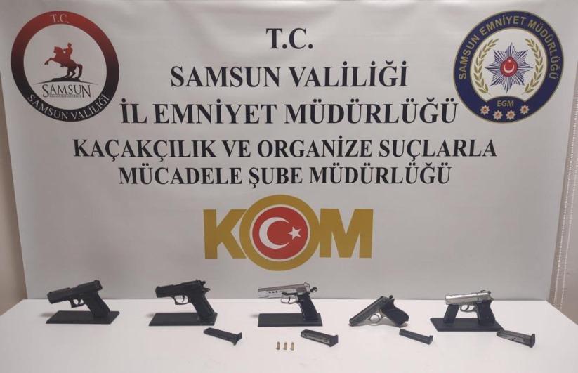 Samsun'da 5 tabanca ele geçirildi: 2 gözaltı
