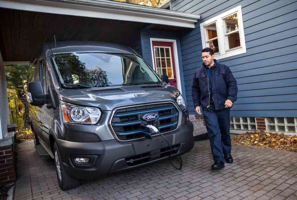 Ford Transit 60'ıncı yaşını kutluyor