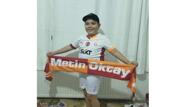 Lösemi hastası minik Mustafa'nın Galatasaray formasıyla hayali gerçekleşti
