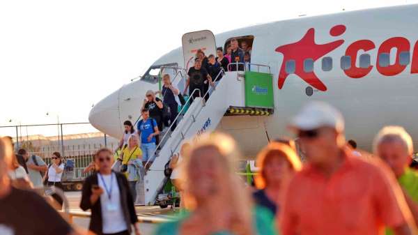 Slovakya'dan Gazipaşa-Alanya Havalimanı'na ilk sefer gerçekleştirildi