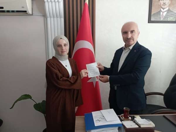 Umre ödüllü yarışmayı kazanan öğrenci ödülünü Kur'an kursu inşaatına bağışladı