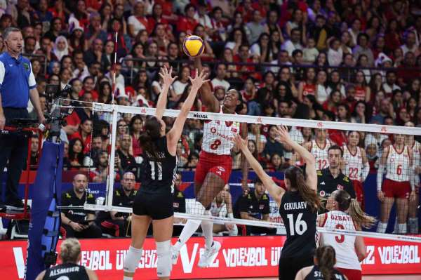 A Milli Kadın Voleybol Takımı, Almanya'yı 3-2 mağlup etti