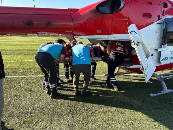 Çatalca'da yamaç paraşütü kayalıklara çarptı, 1'i çocuk 2 kişi yaralandı