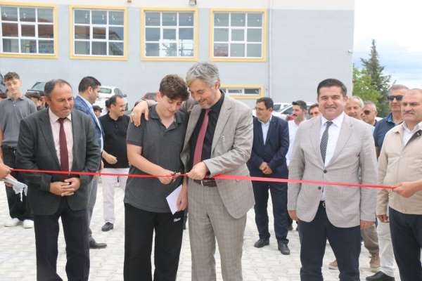 Emet Cevizdere Şehitleri MTAL'de yılsonu sergisi ve ödül töreni