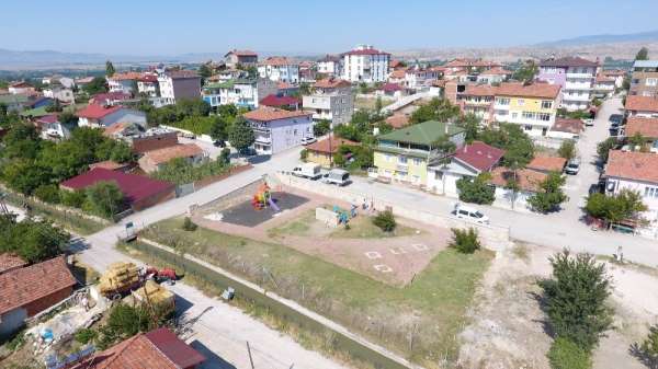 Suluova'da parklar yenileniyor 