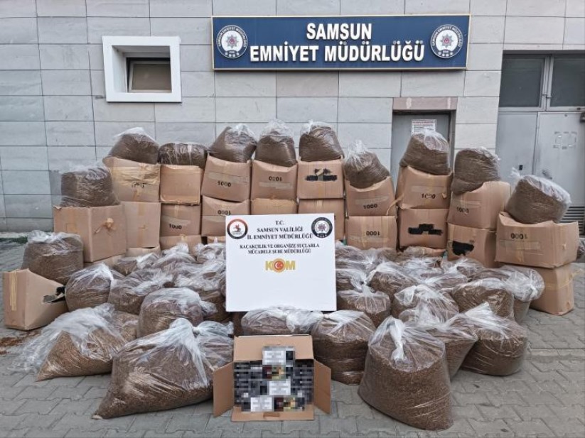 Samsun'da 1,2 ton kaçak tütün ve 10 bin sahte makaron ele geçirildi