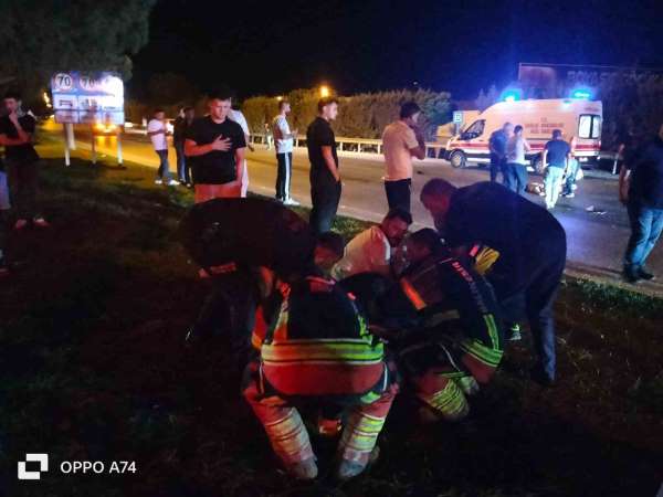 Balıkesir'de motosikletle otomobil kaza yaptı; 1ölü, 1 yaralı